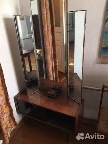 Трельяж, тумбы нет есть только зеркала