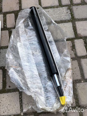 Амортизатор бардачка е34