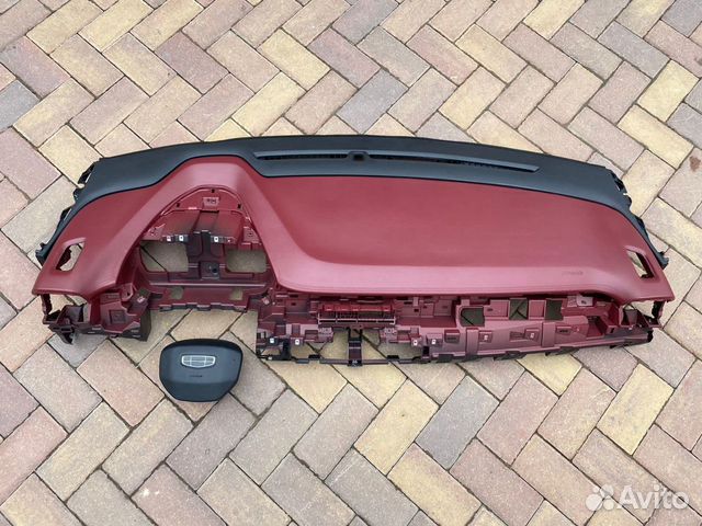 Ремонт торпедо Geely Coolray перетяжка