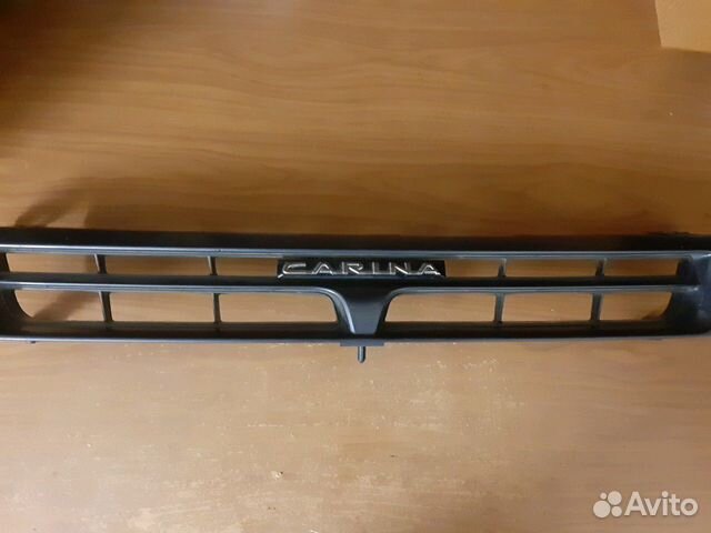 Продам решётку радиатора тойота карина ат 190