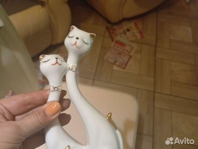 Статуэтка фарфоровая влюбленные котята