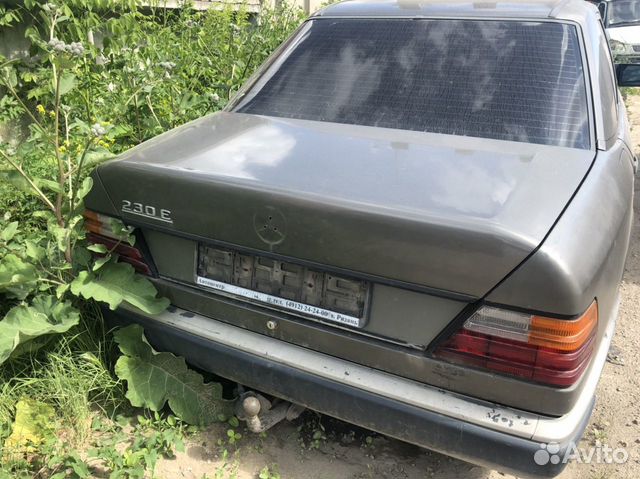 Крышка багажника w124