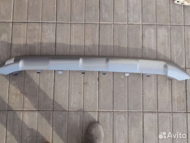 Декоративная накладка на передний бампер Rav4