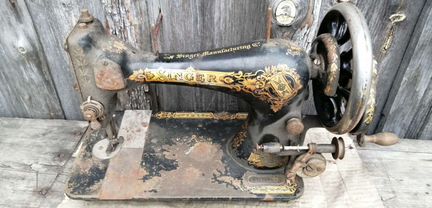 Швейная машина Singer