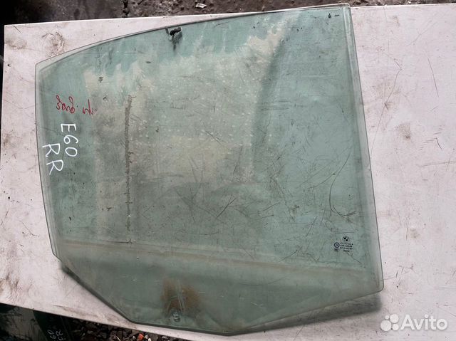 Заднее правое стекло bmw e60
