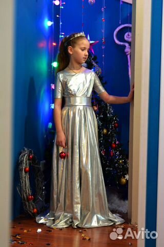 Вечрнее платье в пол для девочки серебряное