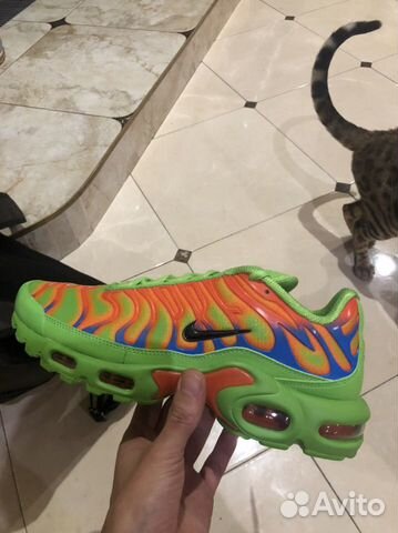 nike air plus supreme