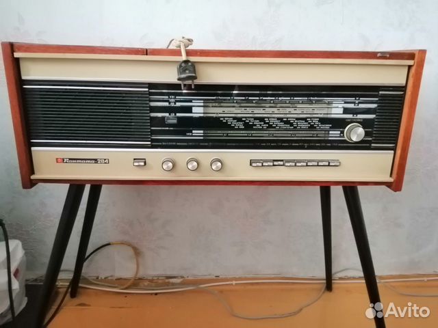 Радиопроигрыватель 5000 р