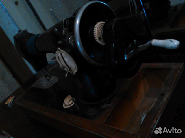 Швейная машина