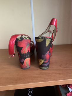 Босоножки Эконика