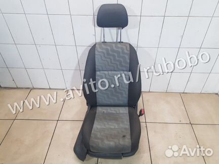 Сиденье правое переднее Skoda Fabia 2 BBM 2009