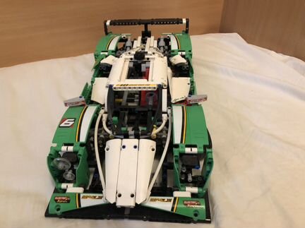 Lego Technic гоночный автомобиль