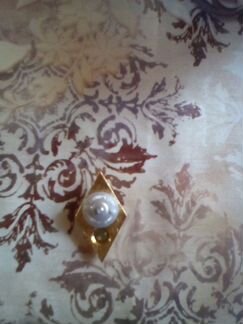 Значок об окончании вуза СССР