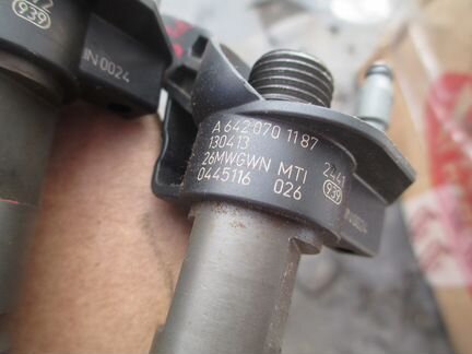 Mercedes OM642 форсунка CDI дизельная