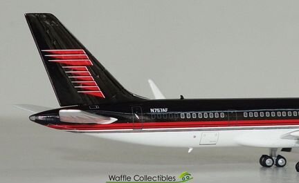 Модель самолета Boeing B 757-2J4WL 1/400
