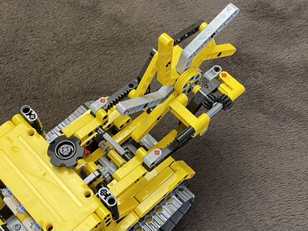 Lego Technic 42028 (траншеекопатель)