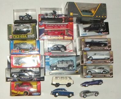 Легковые машинки игрушки в масштабе 1:43