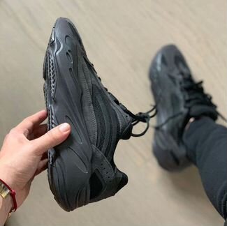 Adidas Yeezy Boost 700