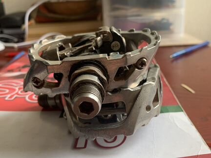 Контактные педали Shimano