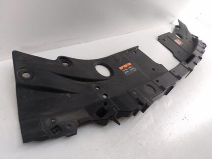 Накладка замка капота передняя верхняя Mazda Cx-5