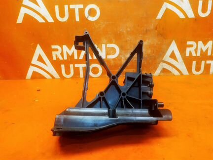 Кронштейн панели передний левый Mercedes E-Class