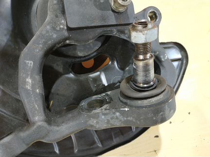 Кулак поворотный Мерседес Е W211, CLS W219