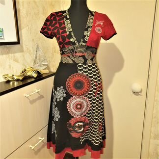 Платье с короткими рукавами Desigual