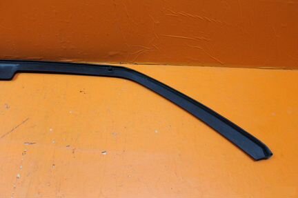 Пыльник капота Audi Q7 4M 2015-Нв