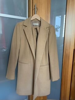 Бежевое демисезонное пальто