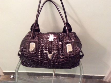 Кожанная лаковая сумка