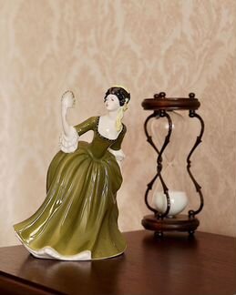Royal Doulton статуэтка Simone, Англия, 1970 год