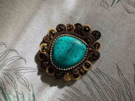 Сутажная брошь