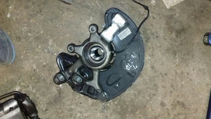 Кулак передней подвески левый Mercedes глк,Glk