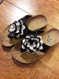 Тапочки пляжные с цветочком