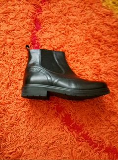 Ботинки новые 40