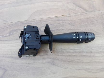 Подрулевой переключатель Renault Duster