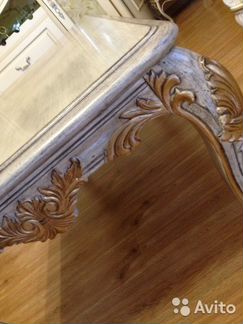 Стол журнальный светлый позолота