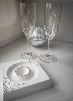 Бокалы и подсвечник со стразами Swarovski