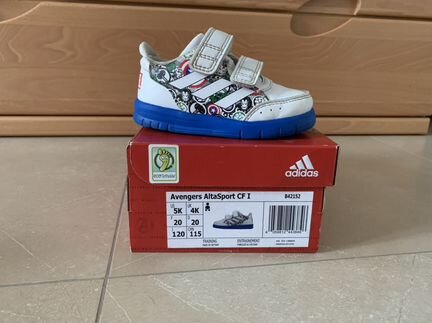 Кроссовки Adidas Marvel