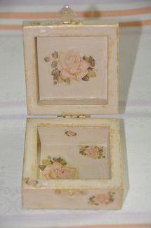 Шкатулка в стиле шебби-шик