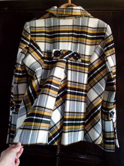 Межсезонное пальто расклешеное. Размер 50