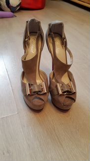 Женские босоножки