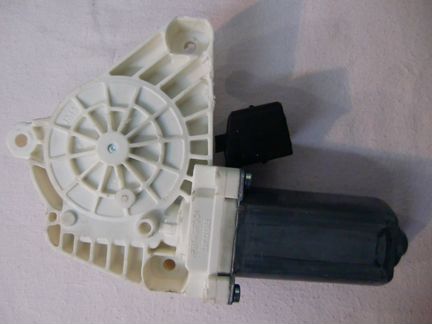 Двигатель стеклоподъемника Mercedes C 205 C 217