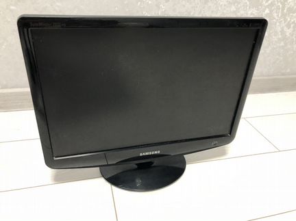 Монитор Samsung