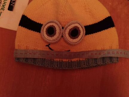 Шапка и варежки Миньоны ручной работы