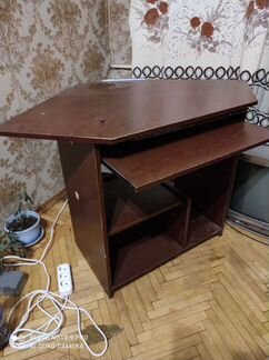 Стол компьютер. бесплатный