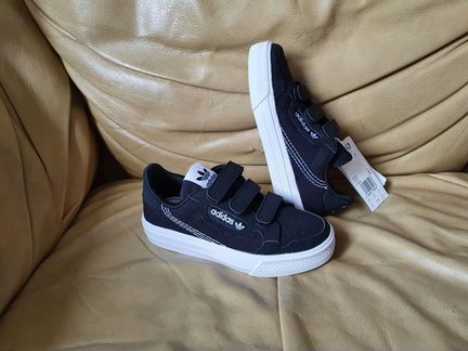 Кроссовки Adidas новые детские 30 р