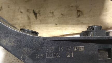 Педаль газа электронная Мерседес-Бенц E W211 бу