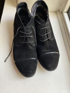 Женские осенние замшевые ботинки 40 размер