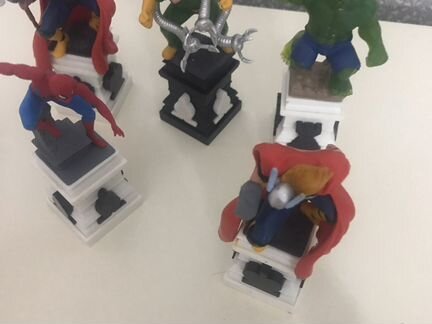 Фигурки героев